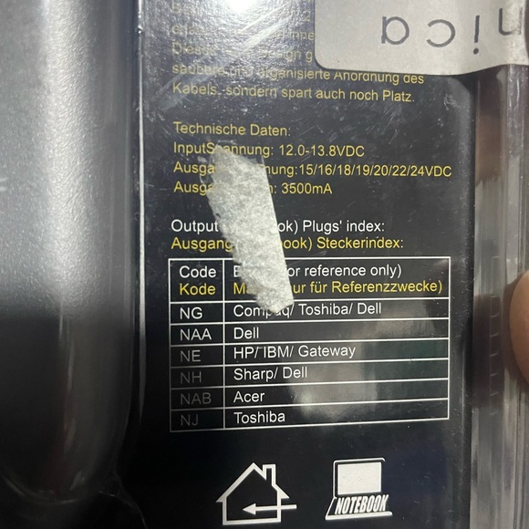 universal DC converter 3500ma for laptops with 12 volt car connector. - Picture 3 of 8